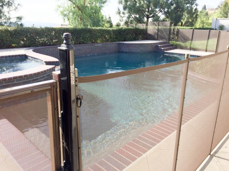 Wide Mesh Pool Fence